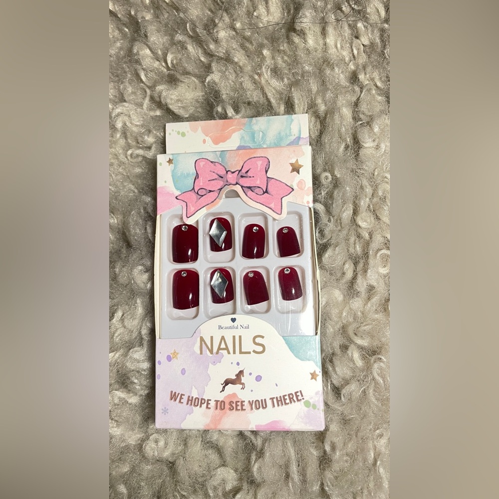 Red-Beautiful Press-on Nails for women
